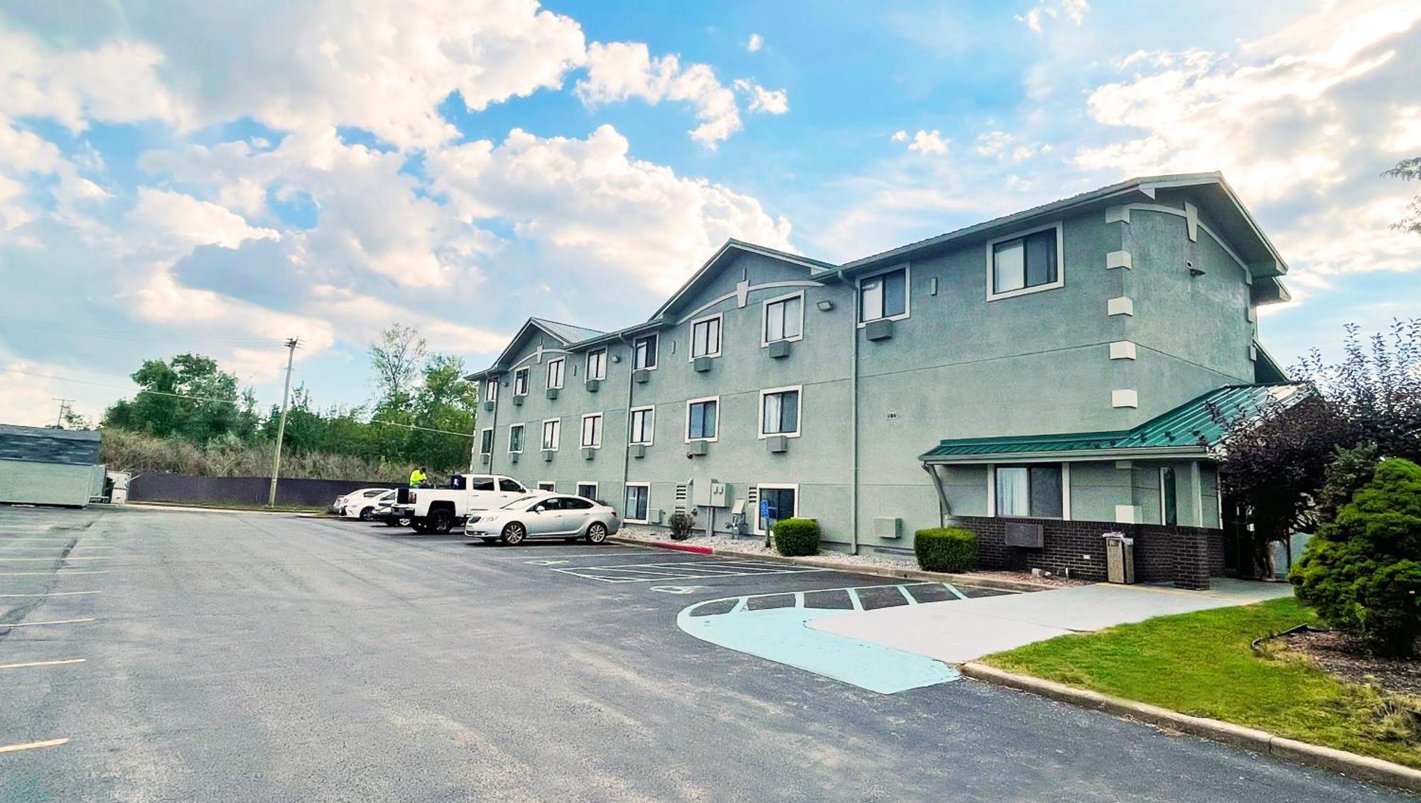 Magnuson Hotel Fort Wayne North - Coliseum Buitenkant foto