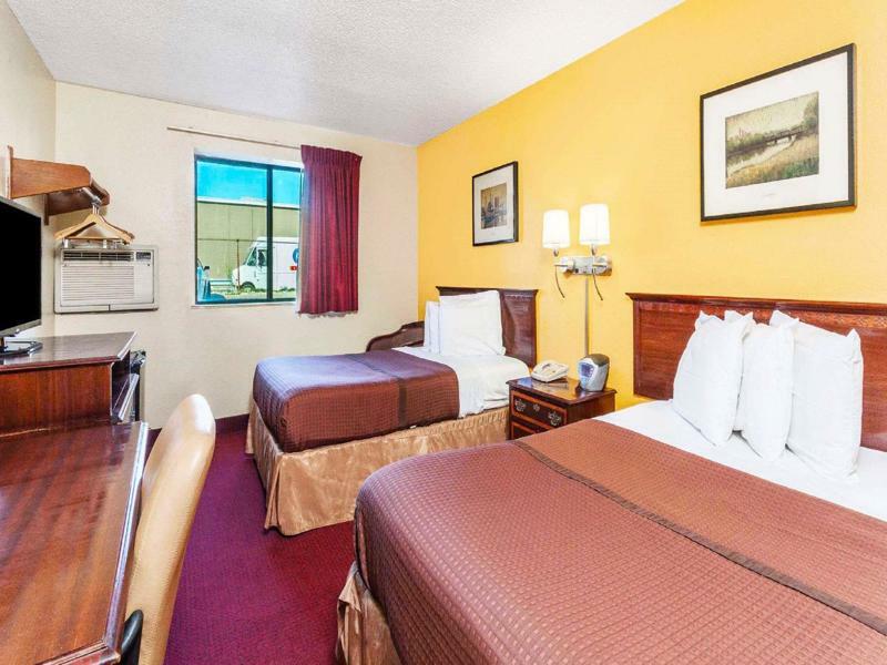Magnuson Hotel Fort Wayne North - Coliseum Buitenkant foto